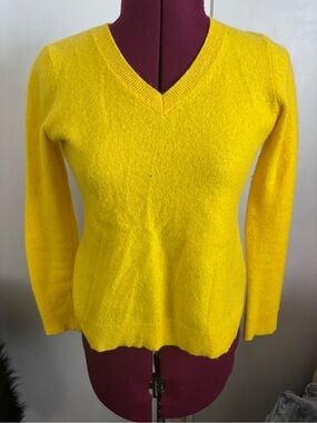Cashmere Charter Club Cashmere Yellow V-Neck Women's Sweater, Size XS